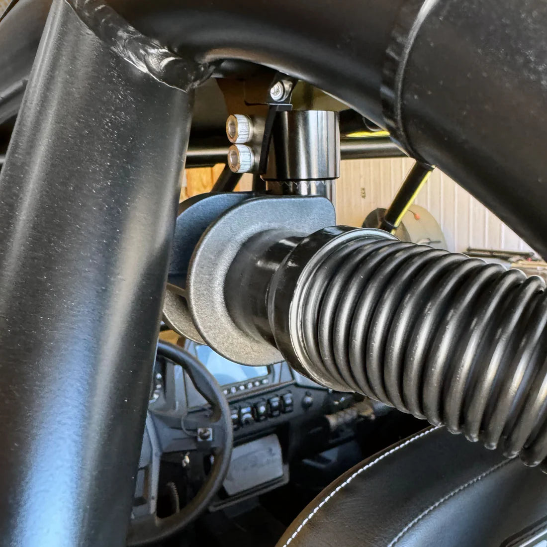 Base de montaje ajustable para látigo/bandera/montaje MAC XC