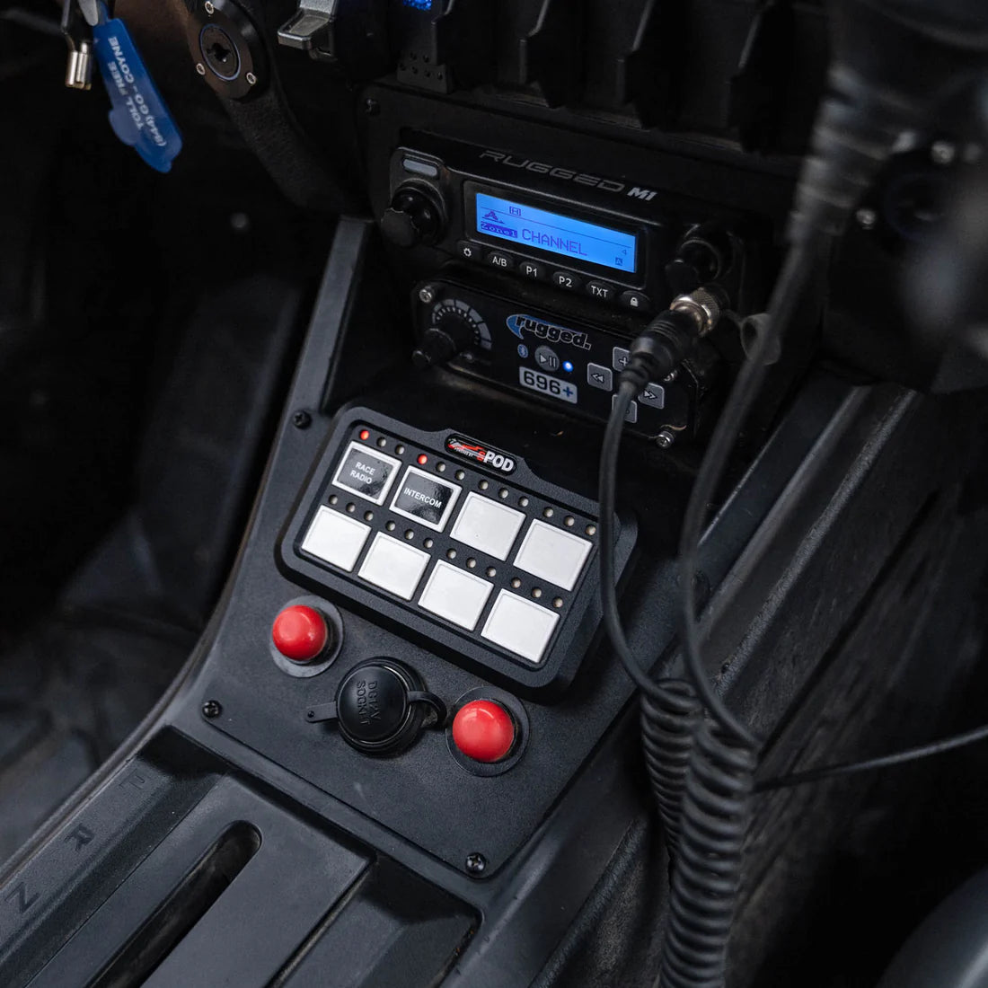 Műszerfalra szerelhető rádió és intercom <tc>Polaris</tc> RZR PRO XP, RZR Turbo R és RZR PRO R