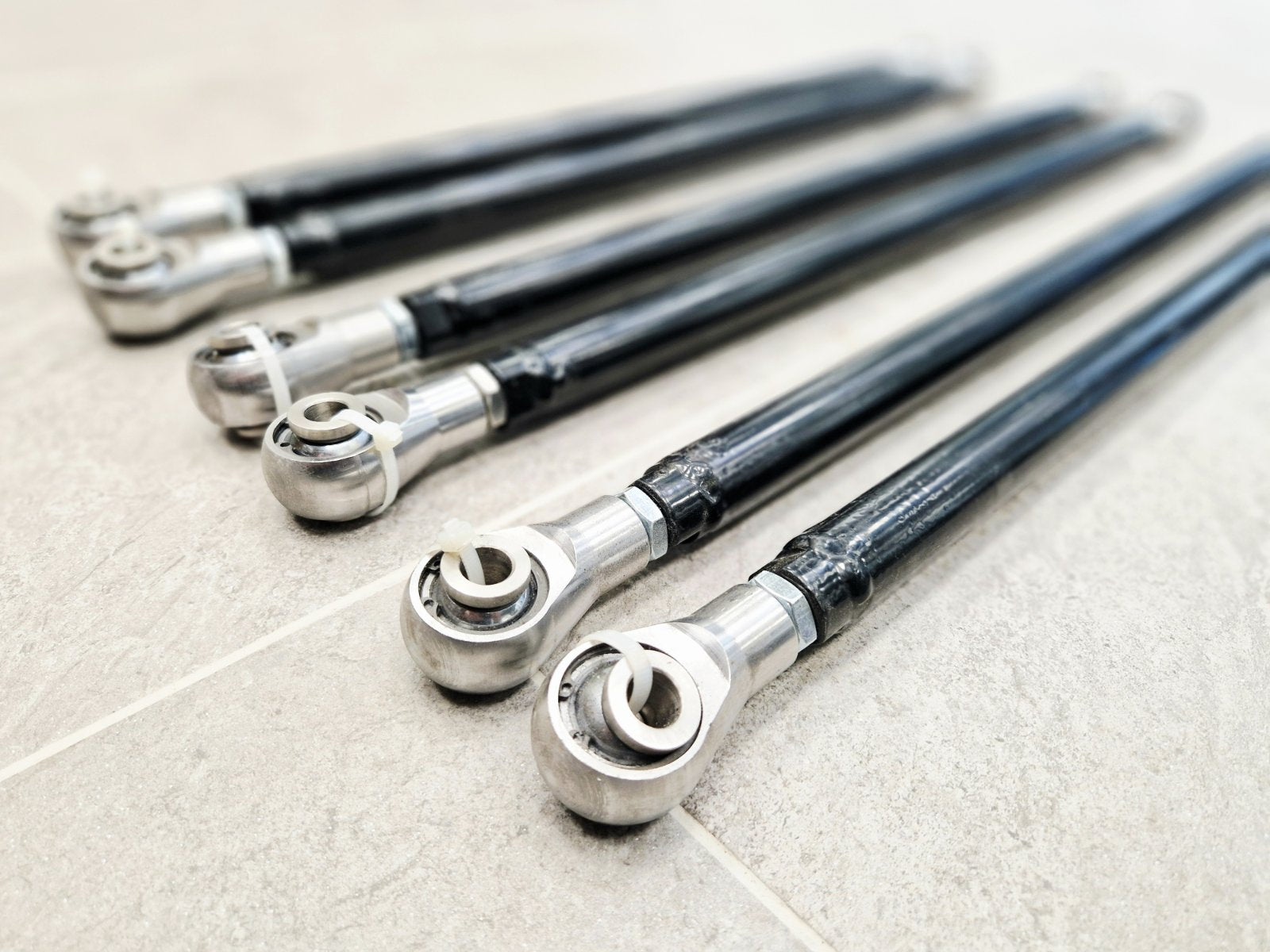 Pręty rurowe o dużym promieniu wygięcia i dużej wytrzymałości <tc>Maverick</tc> R