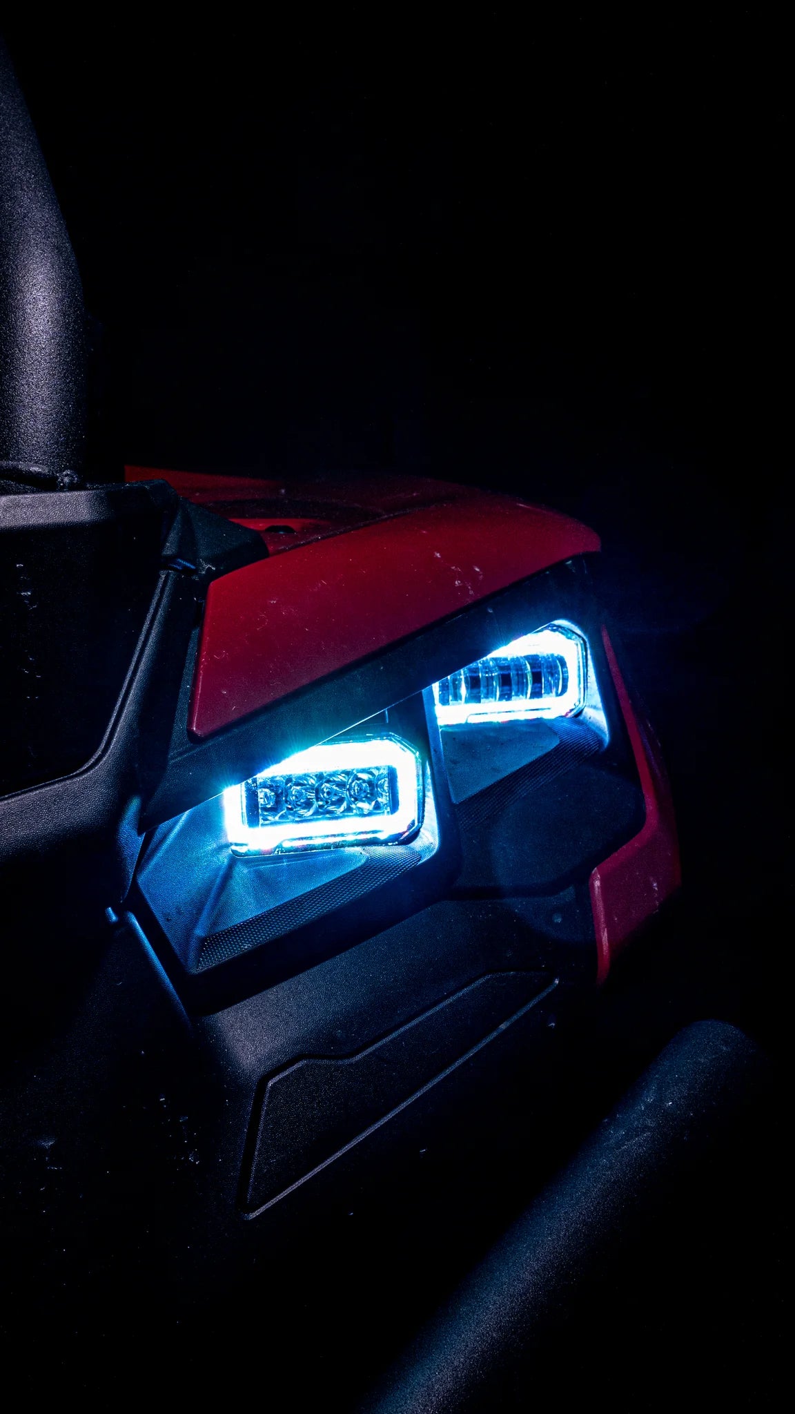 Set 4 stopuri față Neutrino pentru CAN-AM OUTLANDER 2023-2025 & RENEGADE/2024-2025 MAVERICK R/2025 CANYON/2025 SPYDER F3