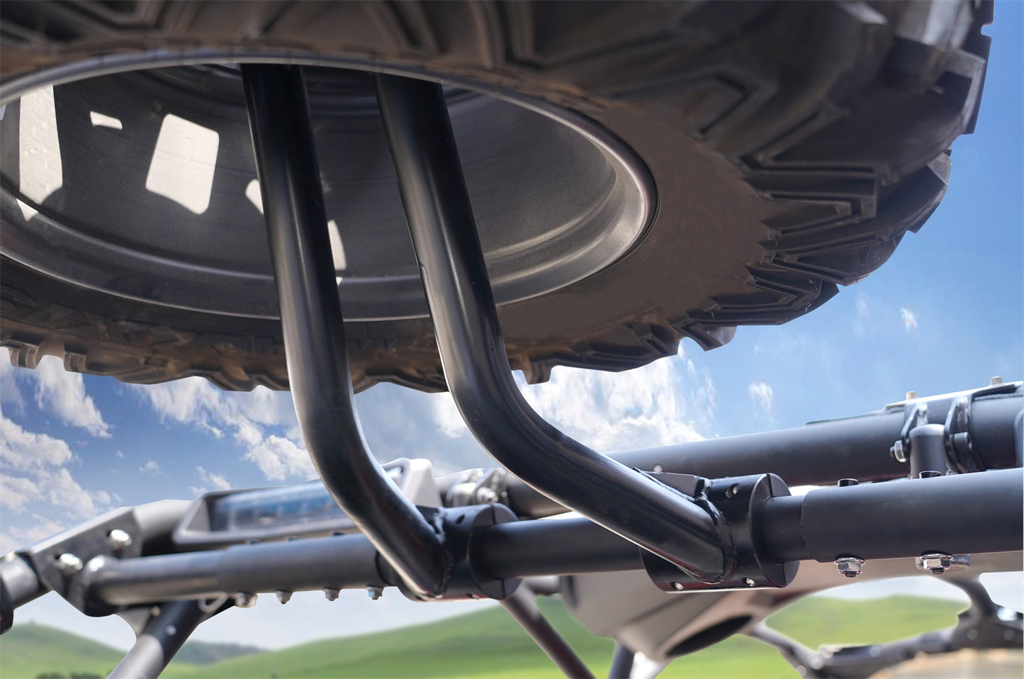 Suporte para pneu sobressalente traseiro compatível com pneus de até 32 polegadas para veículos Can-Am. <tc>Maverick</tc> X3