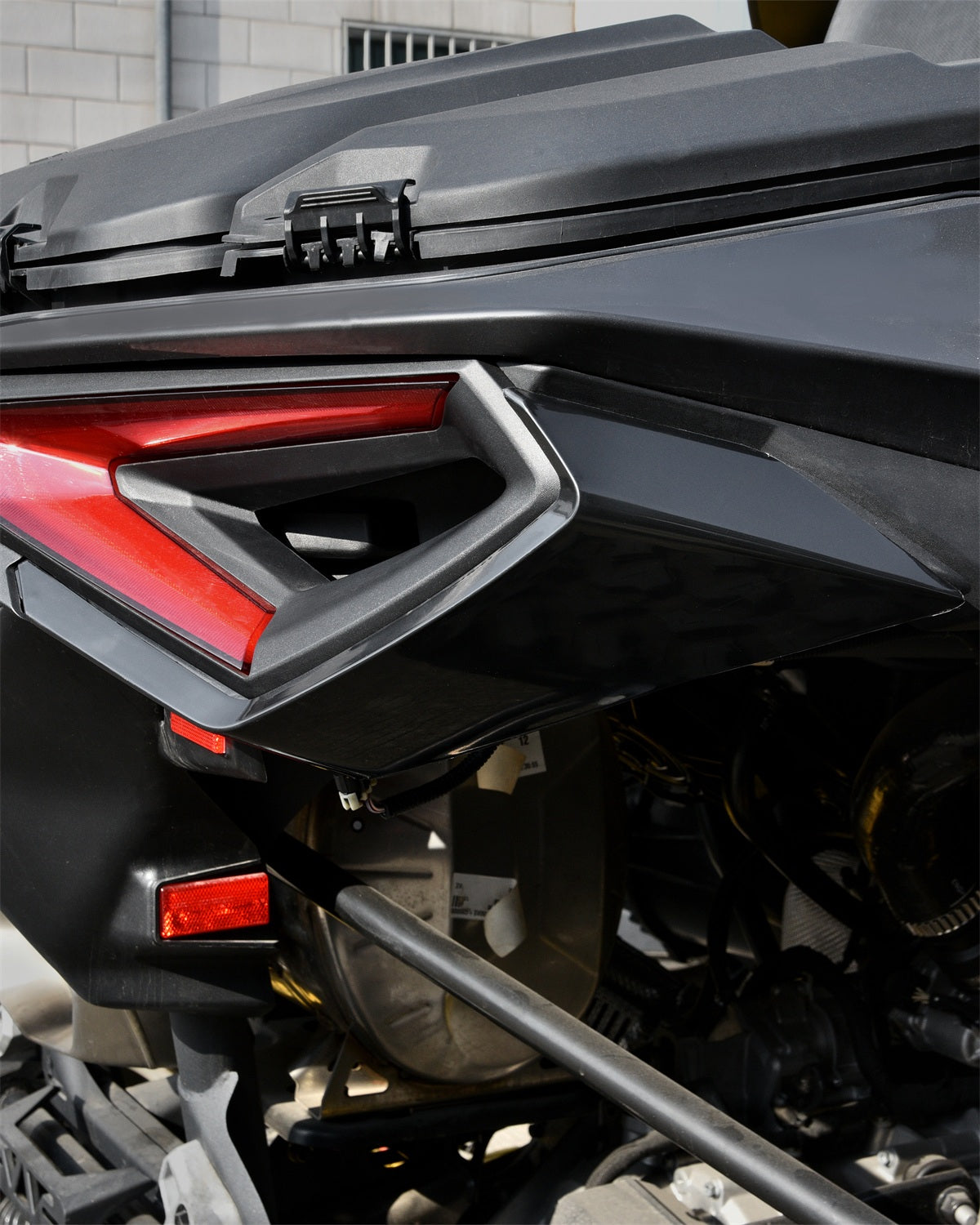 Rear Left & Right Taillight Trim Panel Kit for Can-Am Maverick R MAX X RS RC 2024+