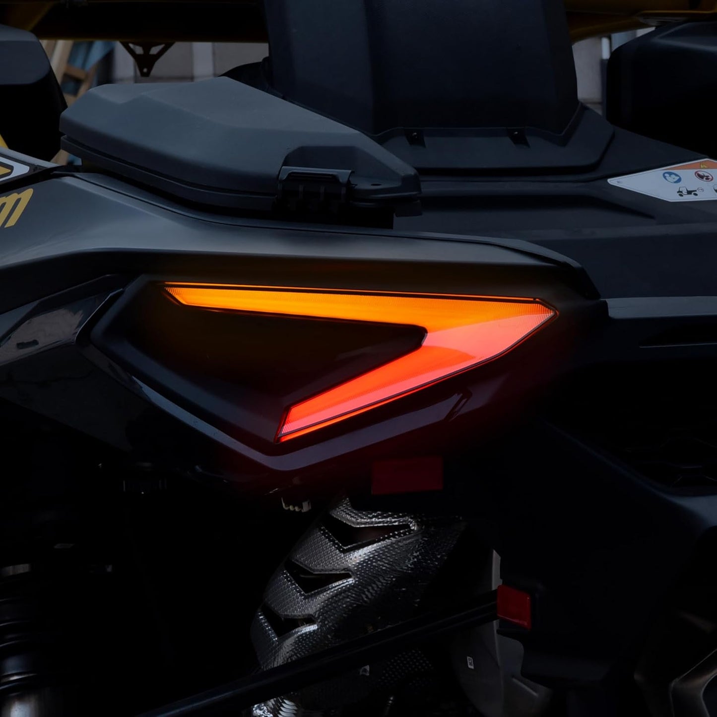 LED hátsó lámpák sárga irányjelzővel <tc>Maverick</tc> R