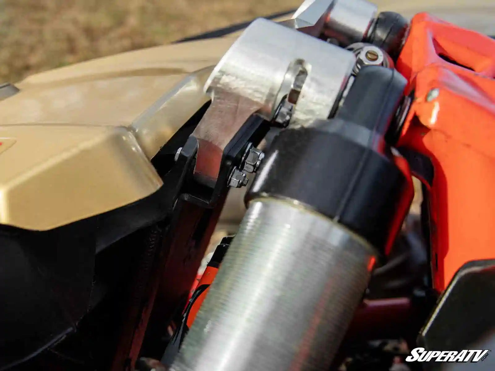 SuperATV, renfort de tour d'amortisseur en billettes pour <tc>Maverick</tc> X3