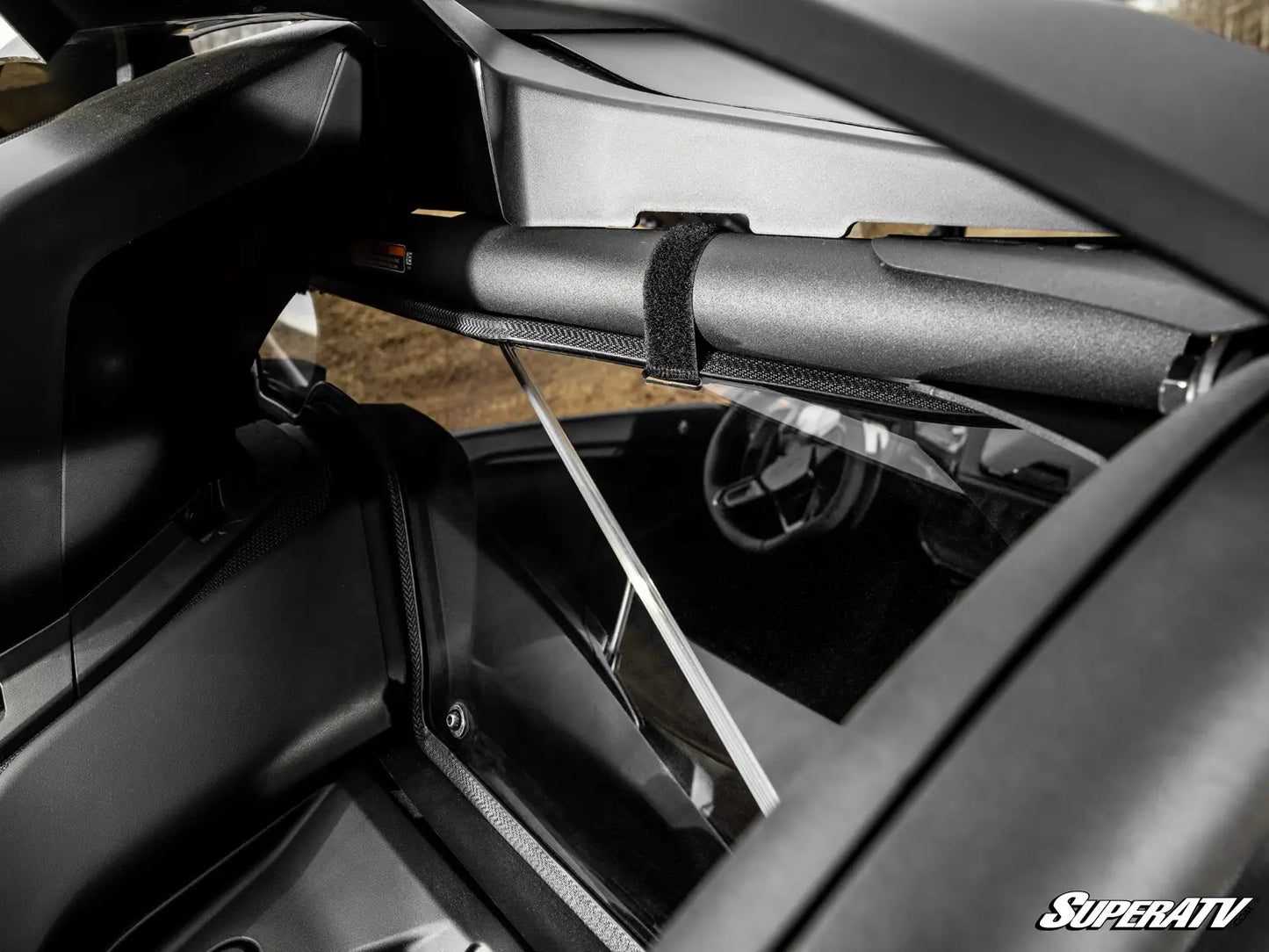 Tylna szyba - Lekko przyciemniana <tc>Maverick</tc> R