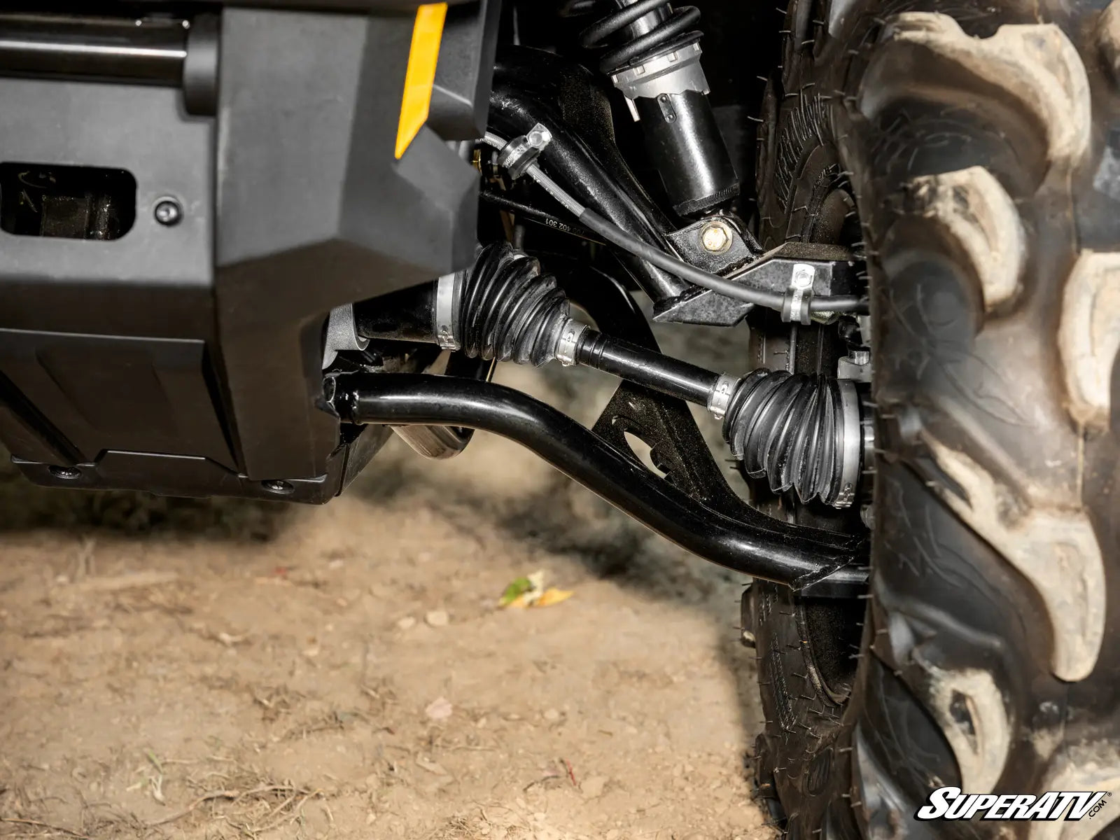 CAN-AM RENEGADE/OUTLANDER 2019-2023 (GEN 2) BRAZOS EN A DE ALTA LIQUIDACIÓN CON DESPLAZAMIENTO ADELANTE DE 2