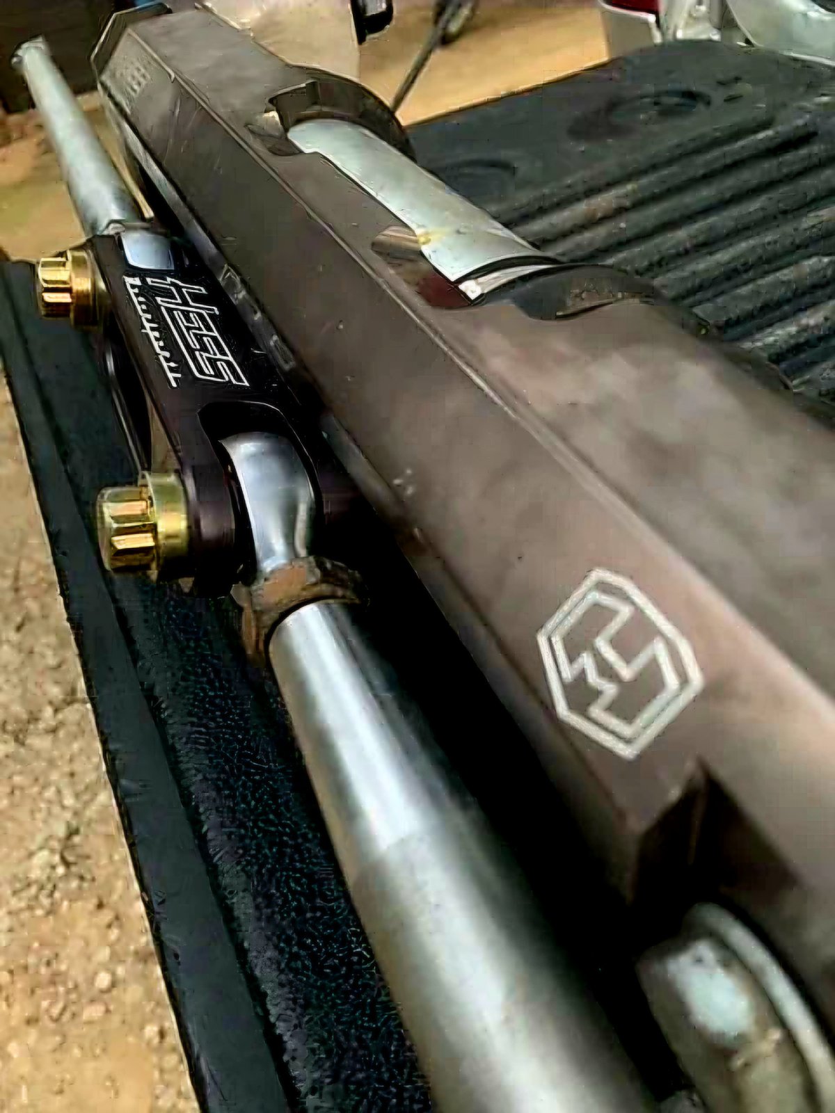 Steag de direcție pentru <tc>Maverick</tc> X3