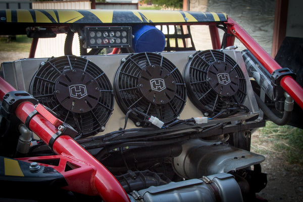 Radiatora pārvietošanas komplekts var būt Maverick X3 Turbo (3 ventilatori) ar montāžas kronšteiniem